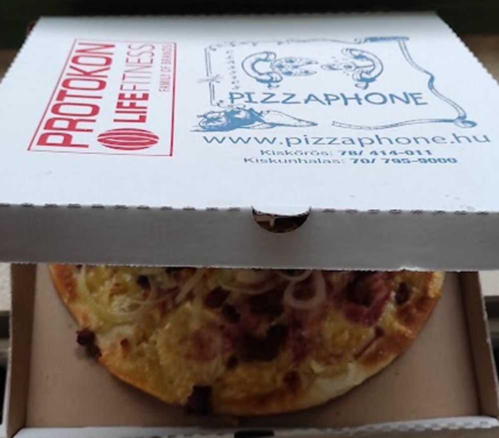 A kiskőrösi Pizzaphone pizzéria étlapjáról rólunk elnevezett Protokon pizzát is rendelhetsz.
